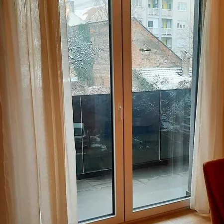 Dis *